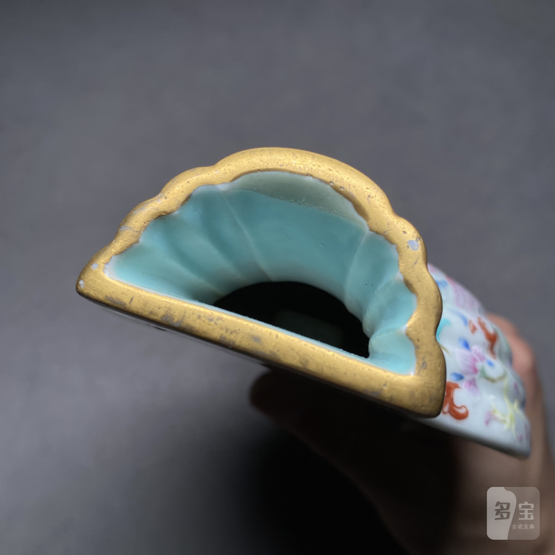 清乾隆 粉彩凤穿花纹壁瓶 - 图13